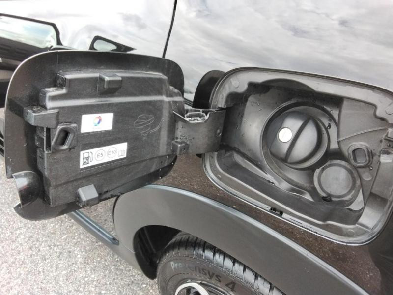 Used CITROEN C3 PureTech 82ch Shine S&S E6.d 2019 Noir Perla Nera - Rouge Aden € 9689 in Lesménils