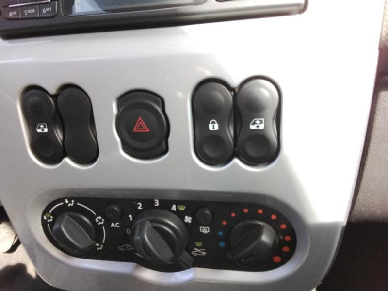 Used DACIA Sandero 1.6 16v 105ch Bioéthanol Stepway 2012 Gris Comète € 7990 in Lesménils