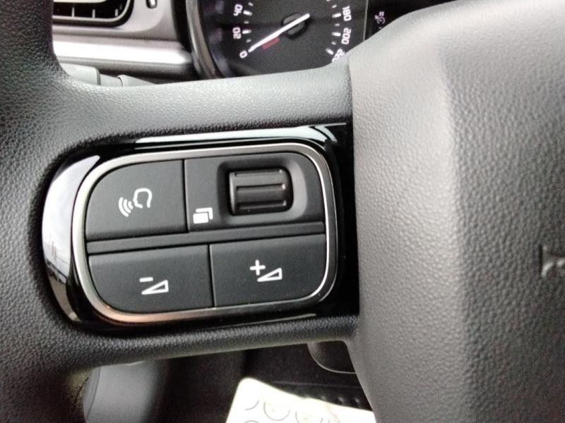 Used CITROEN C3 PureTech 82ch Graphic S&S E6.d 2019 Gris Platinium - Noir Onyx € 8990 in Lesménils