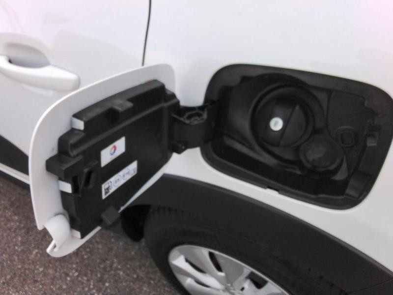 Used CITROEN C3 PureTech 82ch Graphic S&S E6.d 2019 Blanc Banquise - Noir Onyx € 8990 in Lesménils