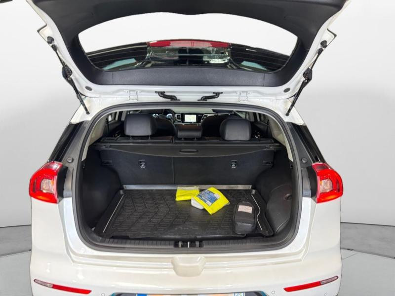 Occasion KIA Niro 1.6 GDi 105ch ISG + Plug-In 60.5ch Design DCT6 2017 Blanc Celeste 15290 € à Lesménils