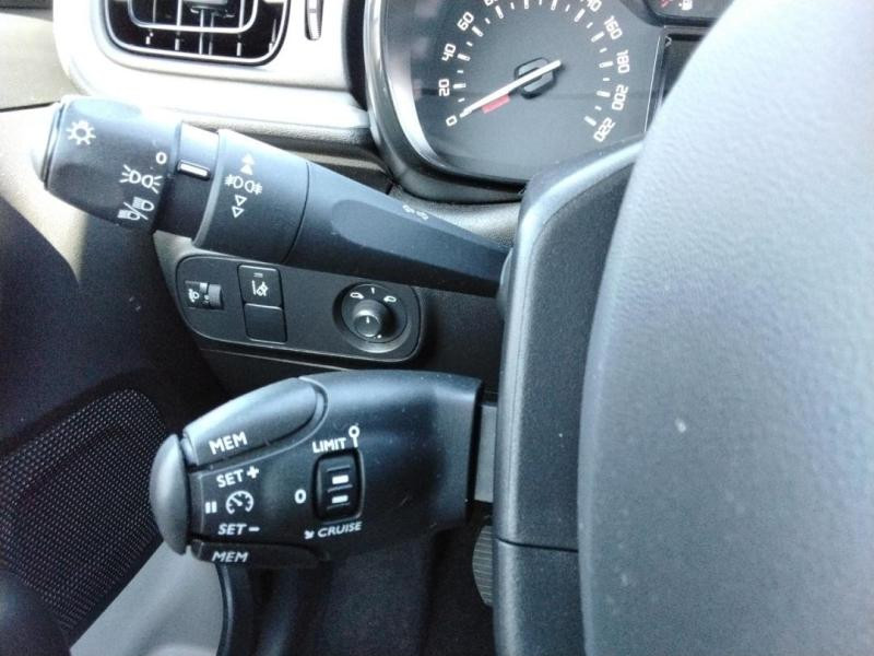 Used CITROEN C3 PureTech 110ch Graphic S&S E6.d 6cv 2020 Gris Acier - Noir Onyx € 10290 in Lesménils