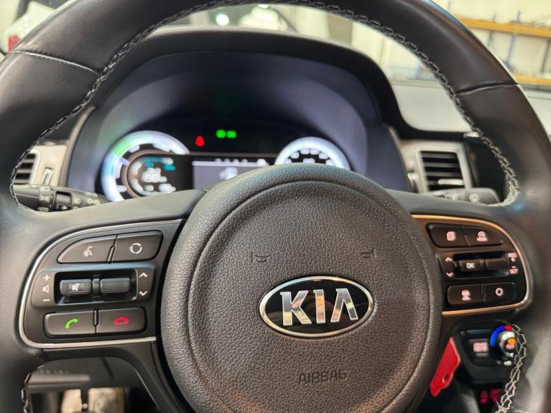 Occasion KIA Niro 1.6 GDi 105ch ISG + Plug-In 60.5ch Design DCT6 2017 Blanc Celeste 15290 € à Lesménils