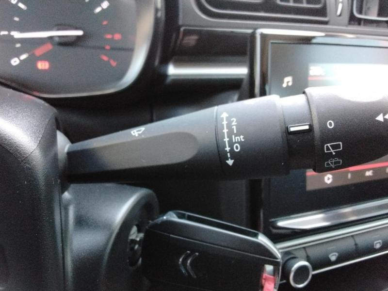 Used CITROEN C3 PureTech 110ch Graphic S&S E6.d 6cv 2020 Gris Acier - Noir Onyx € 10290 in Lesménils