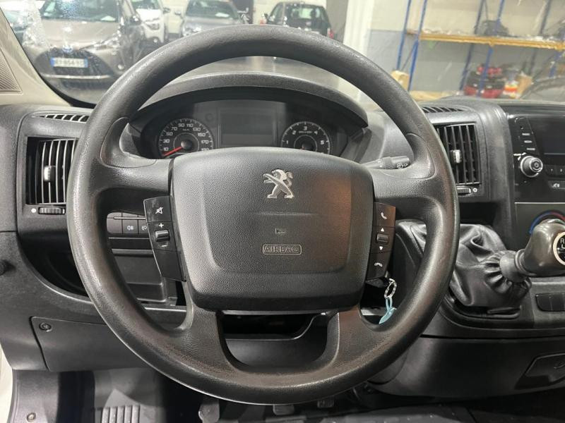 Used PEUGEOT Boxer CCb 435 L4 2.2 HDi 130 Confort SR 2015 Blanc Banquise € 15990 in Lesménils