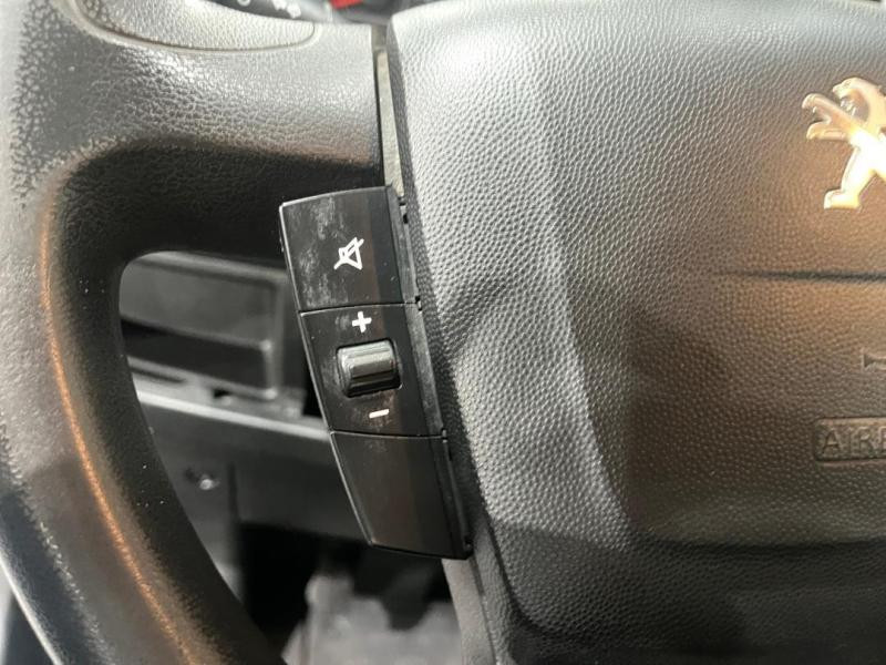Used PEUGEOT Boxer CCb 435 L4 2.2 HDi 130 Confort SR 2015 Blanc Banquise € 15990 in Lesménils