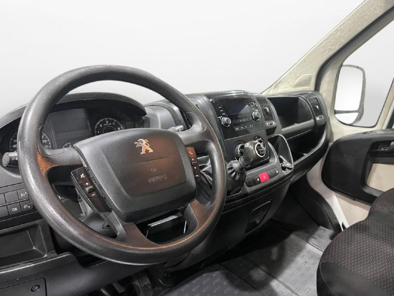 Used PEUGEOT Boxer CCb 435 L4 2.2 HDi 130 Confort SR 2015 Blanc Banquise € 15990 in Lesménils