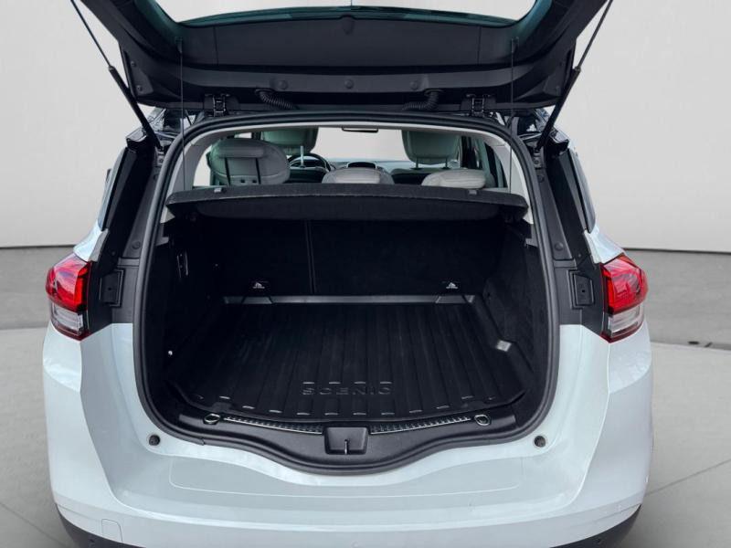Occasion RENAULT Scenic 1.6 dCi 160ch energy Initiale Paris EDC 2017 Blanc 17290 € à Lesménils