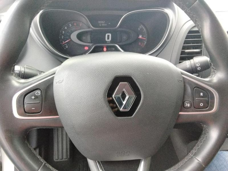 Used RENAULT Captur 0.9 TCe 90ch energy Intens 2017 Gris Cassiopée € 10590 in Lesménils