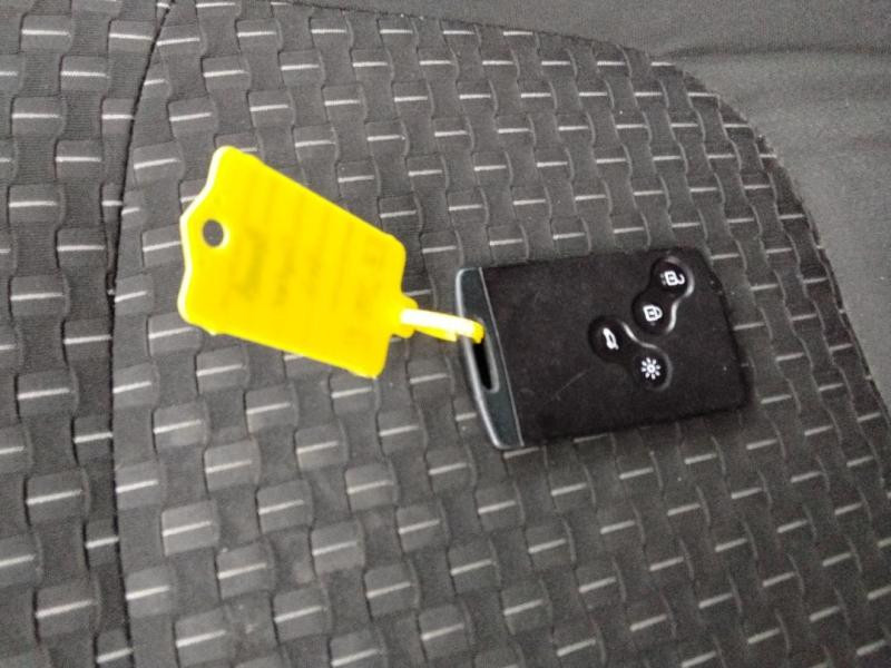 Used RENAULT Captur 0.9 TCe 90ch energy Intens 2017 Gris Cassiopée € 10590 in Lesménils