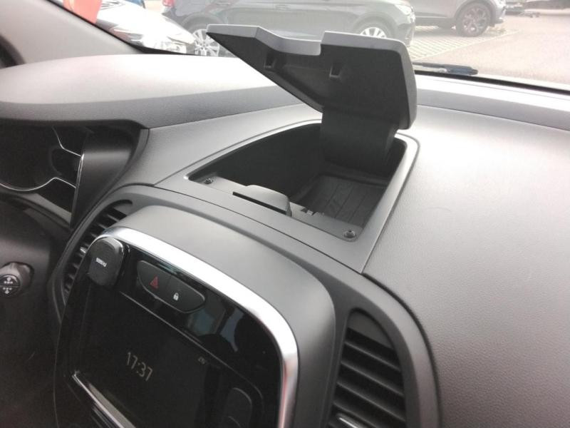 Used RENAULT Captur 0.9 TCe 90ch energy Intens 2017 Gris Cassiopée € 10590 in Lesménils