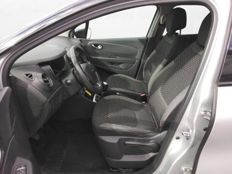 Used RENAULT Captur 0.9 TCe 90ch energy Intens 2017 Gris Cassiopée € 10590 in Lesménils