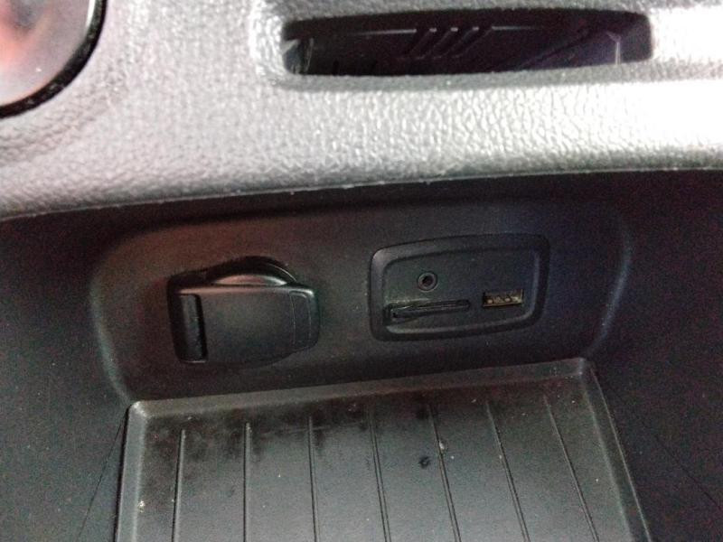 Used RENAULT Captur 0.9 TCe 90ch energy Intens 2017 Gris Cassiopée € 10590 in Lesménils