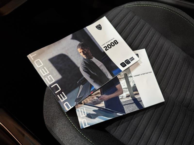 Used PEUGEOT 2008 1.2 PureTech 100ch S&S Active 2024 Blanc Okénite (M) € 16370 in Lesménils