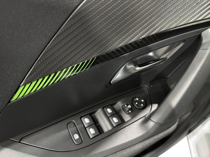 Used PEUGEOT 2008 1.2 PureTech 100ch S&S Active 2024 Blanc Okénite (M) € 16370 in Lesménils