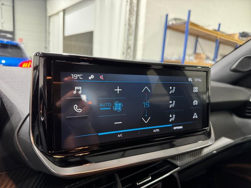 Used PEUGEOT 2008 1.2 PureTech 100ch S&S Active 2024 Blanc Okénite (M) € 16370 in Lesménils