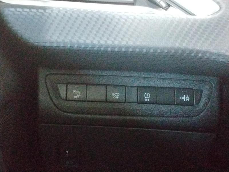 Used PEUGEOT 2008 1.6 BlueHDi 120ch Allure S&S 2015 Blanc € 9990 in Lesménils