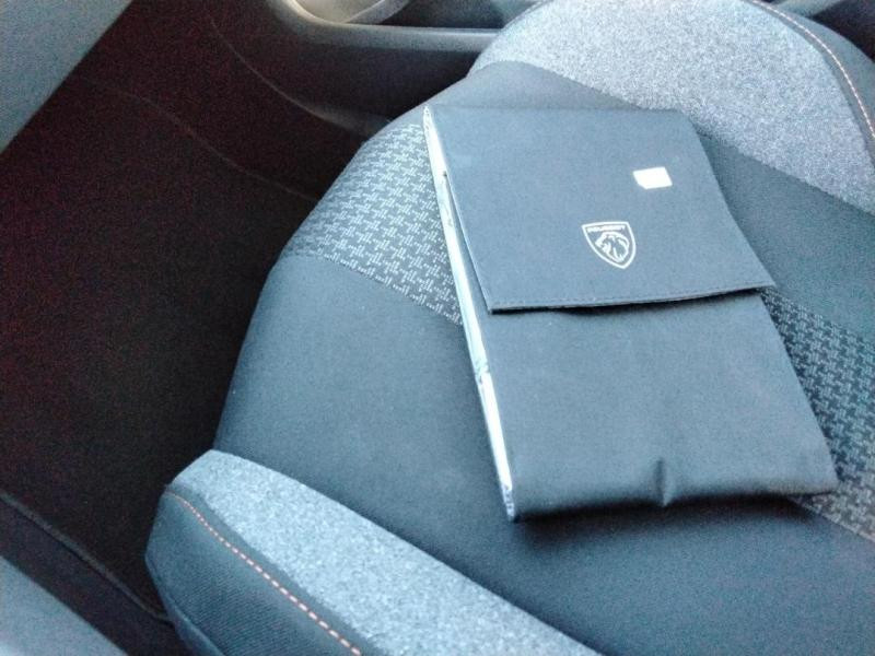 Occasion PEUGEOT 3008 1.5 BlueHDi 130ch S&S Active Pack 2023 Noir Perla Nera (M) 22390 € à Lesménils