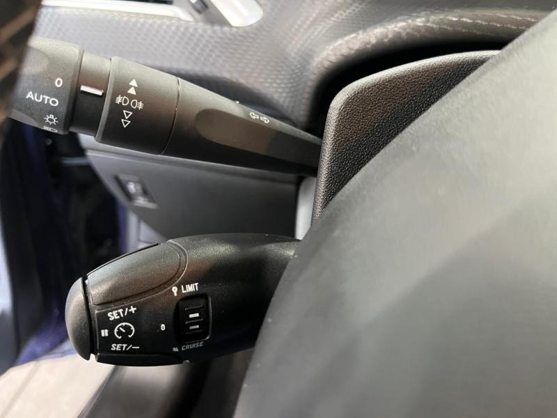 Used PEUGEOT 208 1.6 BlueHDi 100ch Allure 5p 2017 Dark Blue € 10490 in Lesménils