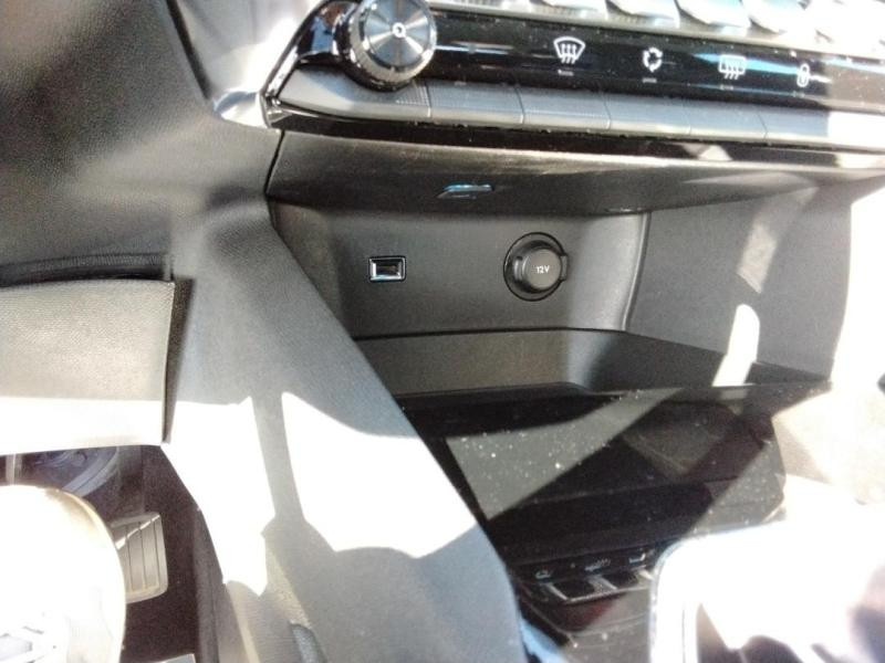 Occasion PEUGEOT 3008 1.5 BlueHDi 130ch S&S Active Pack 2023 Noir Perla Nera (M) 22390 € à Lesménils