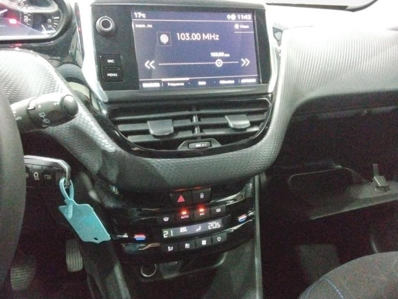 Occasion PEUGEOT 2008 1.5 BlueHDi 100ch E6.c Signature S&S BVM5 86g 2019 Rouge Ultimate 12490 € à Lesménils