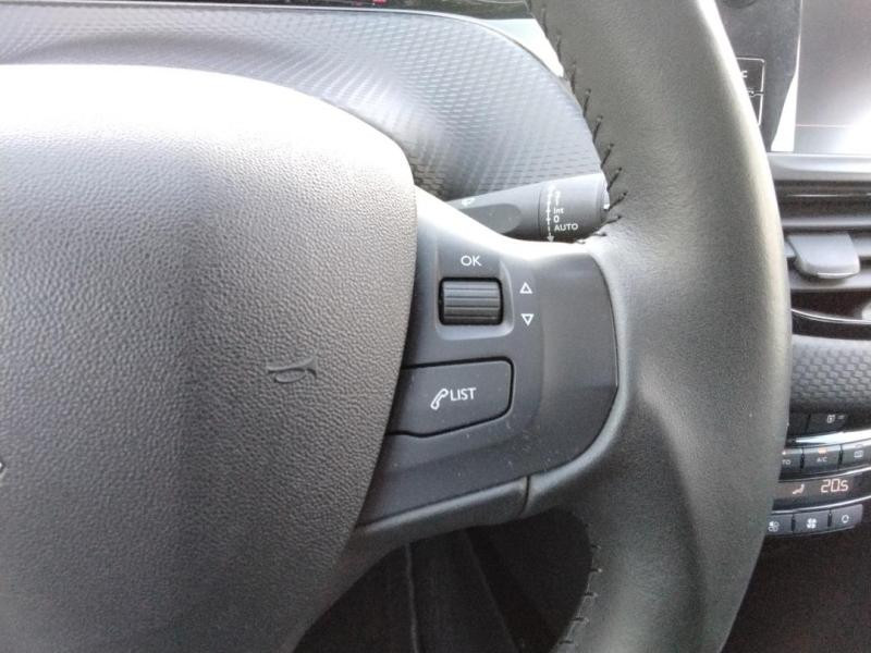 Occasion PEUGEOT 2008 1.5 BlueHDi 100ch E6.c Signature S&S BVM5 86g 2019 Rouge Ultimate 12490 € à Lesménils