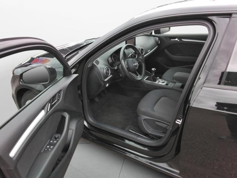 Occasion AUDI A3 Sportback 2.0 TDI 150ch Business line 2017 Noir Mythos 16790 € à Lesménils