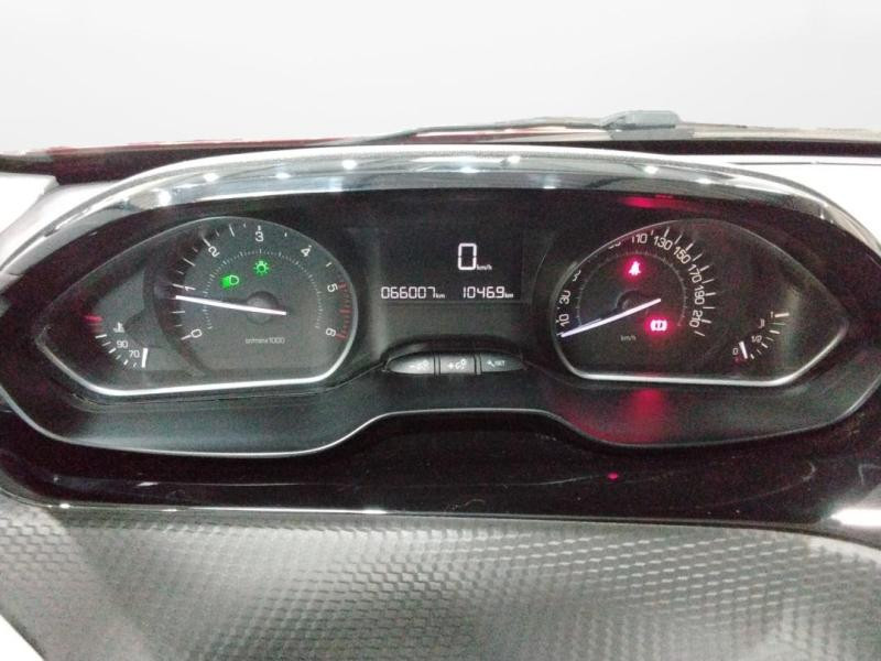 Occasion PEUGEOT 2008 1.5 BlueHDi 100ch E6.c Signature S&S BVM5 86g 2019 Rouge Ultimate 12490 € à Lesménils