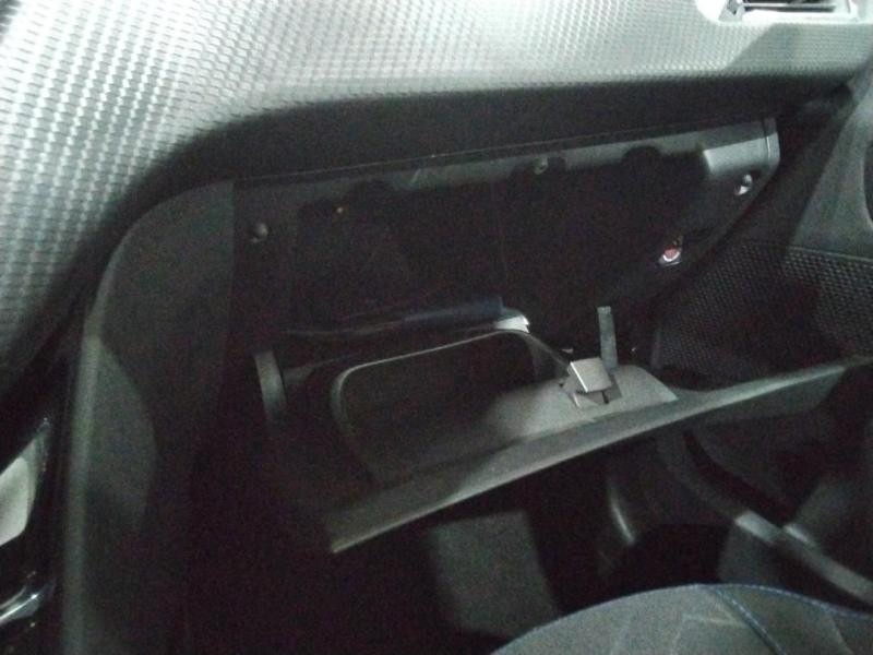 Occasion PEUGEOT 2008 1.5 BlueHDi 100ch E6.c Signature S&S BVM5 86g 2019 Rouge Ultimate 12490 € à Lesménils