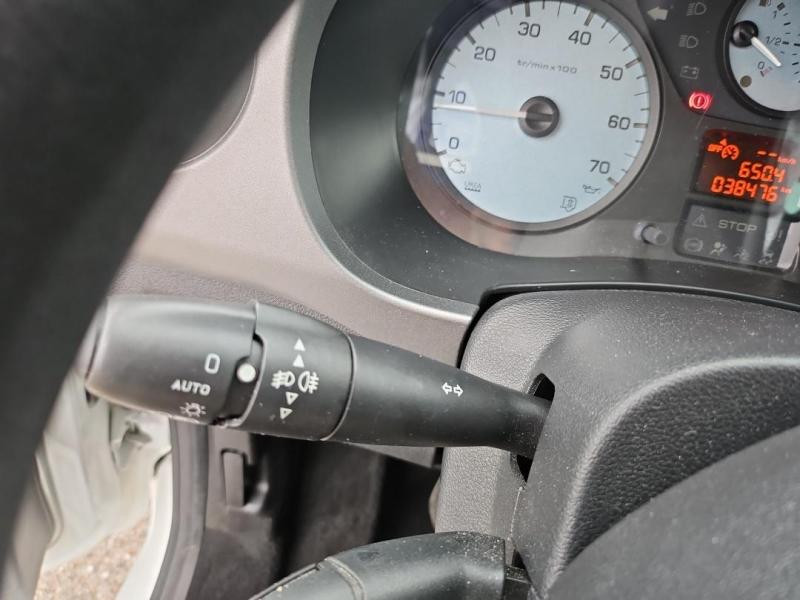 Used PEUGEOT Partner Tepee 1.2 PureTech Active S&S 2018 Blanc Banquise € 12990 in Lesménils