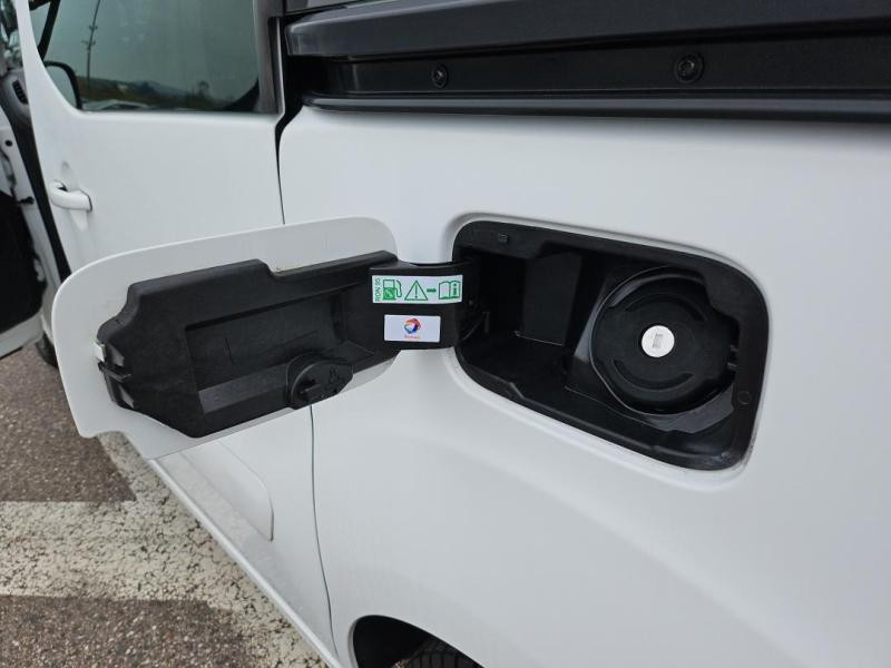 Used PEUGEOT Partner Tepee 1.2 PureTech Active S&S 2018 Blanc Banquise € 12990 in Lesménils