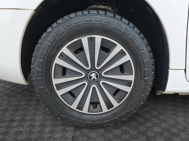 Used PEUGEOT Partner Tepee 1.2 PureTech Active S&S 2018 Blanc Banquise € 12990 in Lesménils