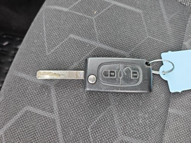 Used PEUGEOT Partner Tepee 1.2 PureTech Active S&S 2018 Blanc Banquise € 12990 in Lesménils