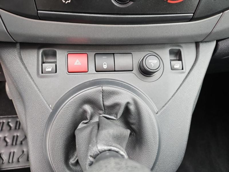 Used PEUGEOT Partner Tepee 1.2 PureTech Active S&S 2018 Blanc Banquise € 12990 in Lesménils