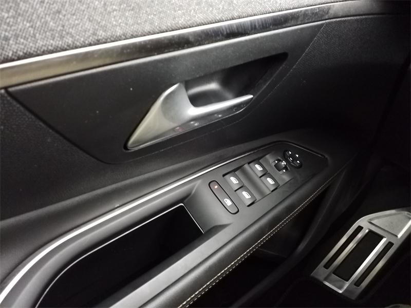 Occasion PEUGEOT 3008 1.2 PureTech 130ch E6.c GT Line S&S 2019 Noir 14490 € à Lesménils