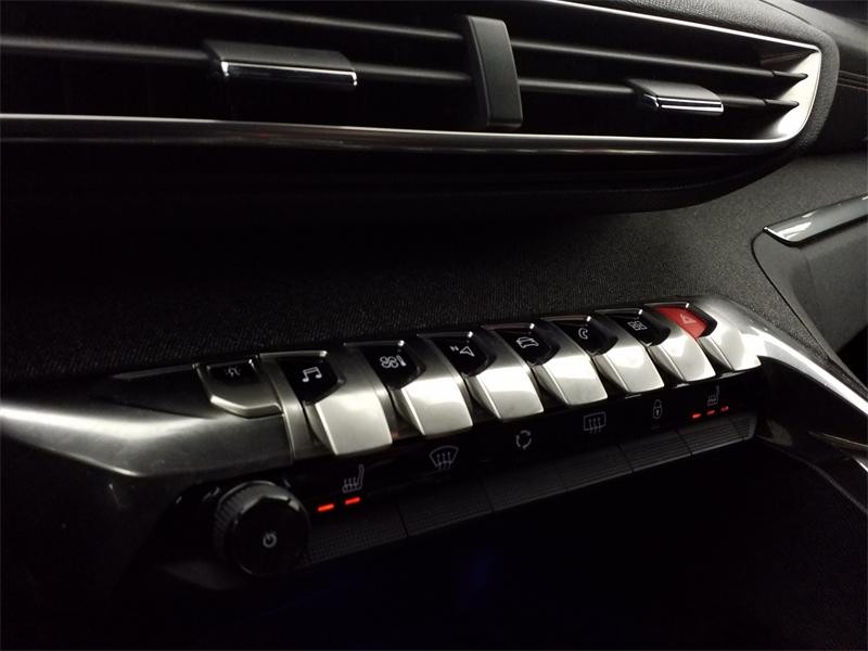 Occasion PEUGEOT 3008 1.2 PureTech 130ch GT Line S&S EAT6 2017 Blanc Nacré (S) 12940 € à Lesménils