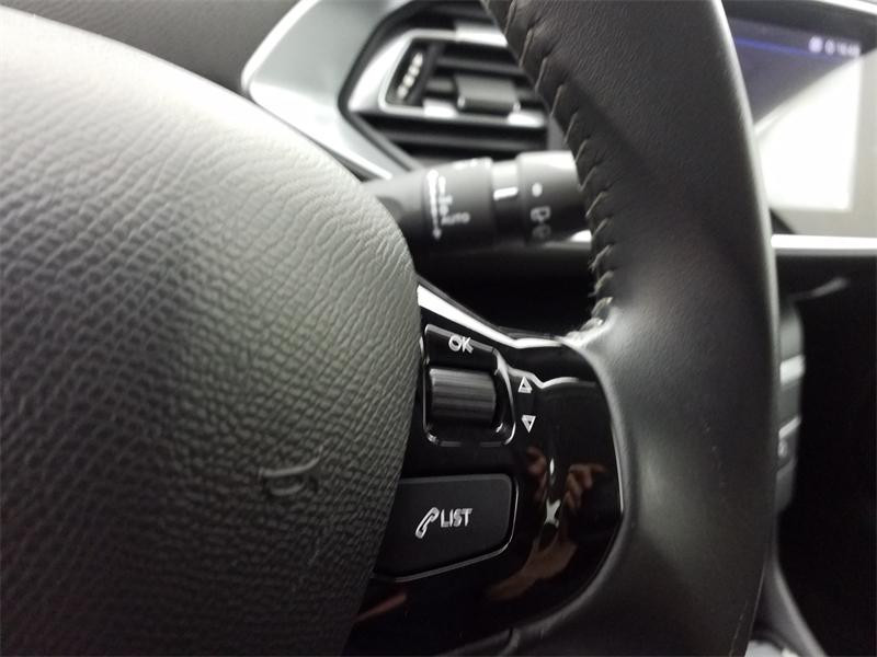 Used PEUGEOT 308 1.2 PureTech 110ch S&S Style 2020 Blanc Nacré € 11390 in Lesménils