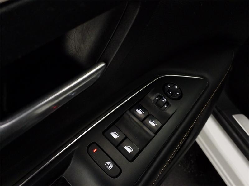 Occasion PEUGEOT 3008 1.2 PureTech 130ch GT Line S&S EAT6 2017 Blanc Nacré (S) 12940 € à Lesménils