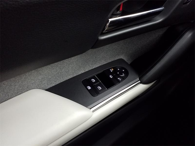 Used MAZDA MX-30 e-SKYACTIV R-EV 170ch Exclusive-Line 2023 2024 Ceramic White métallisé € 22470 in Lesménils