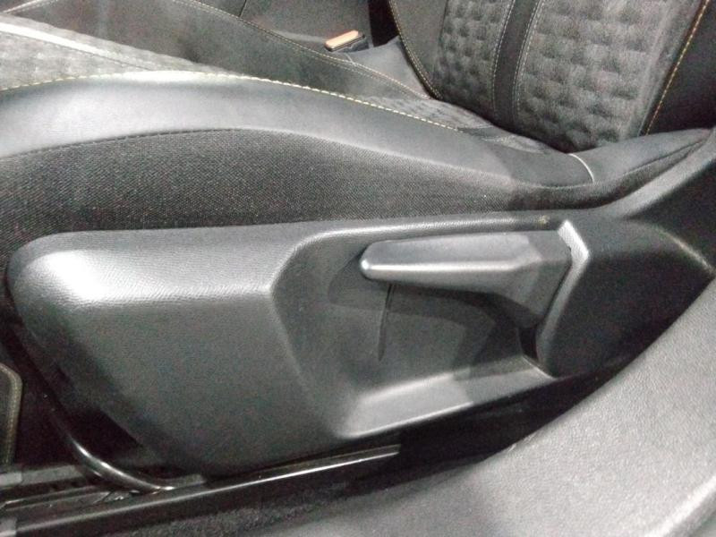 Used PEUGEOT 2008 1.2 PureTech 130ch S&S Roadtrip 2021 Blanc Nacré (N) € 15480 in Lesménils