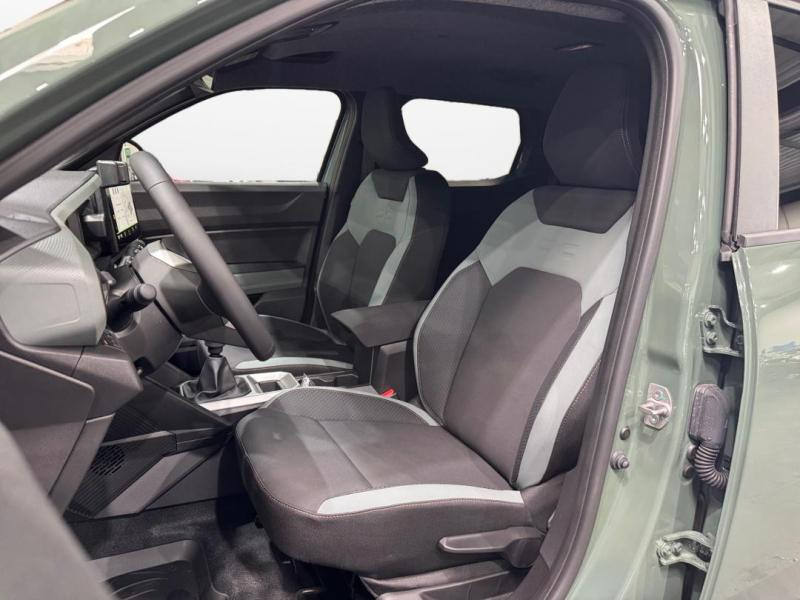 Used DACIA Duster 1.2 TCe mild hybrid 130ch Extreme 2025 Vert Cèdre métallisé € 25440 in Lesménils
