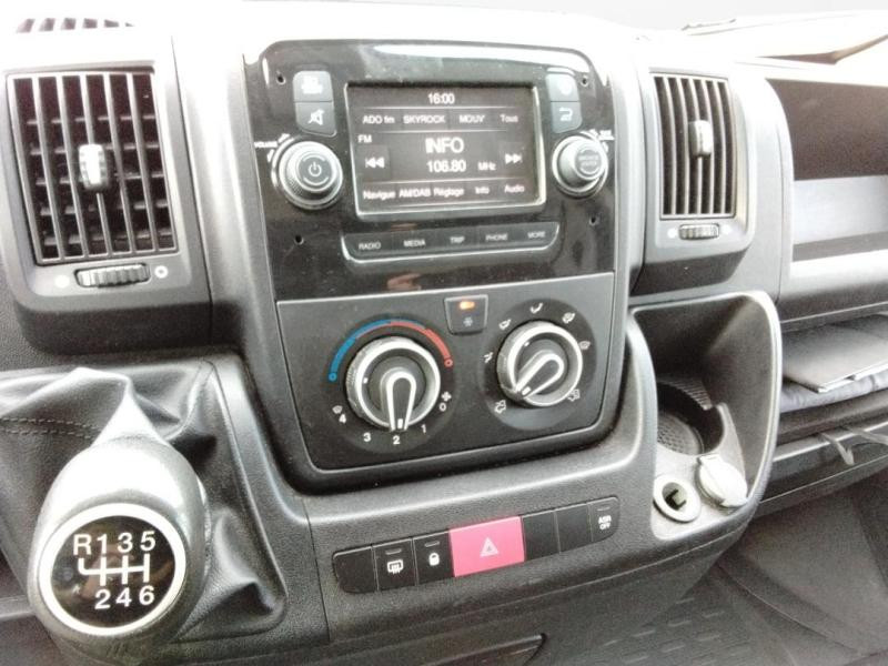 Occasion PEUGEOT Boxer Fg 335 L2H2 2.2 BlueHDi S&S 140ch Premium 2022 Blanc Icy 21970 € à Lesménils