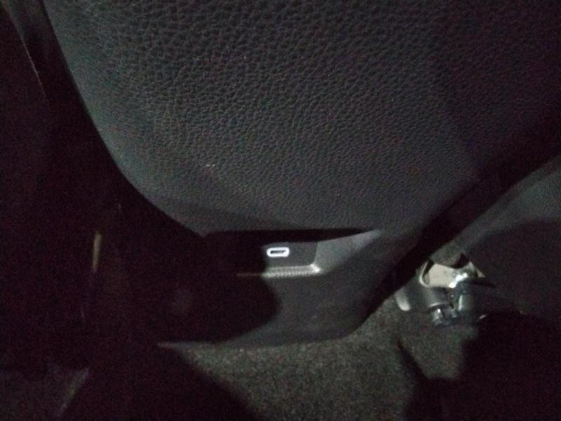 Used TOYOTA C-HR 1.8 140ch Design NG23 2024 Bleu Persan métallisé € 27470 in Lesménils