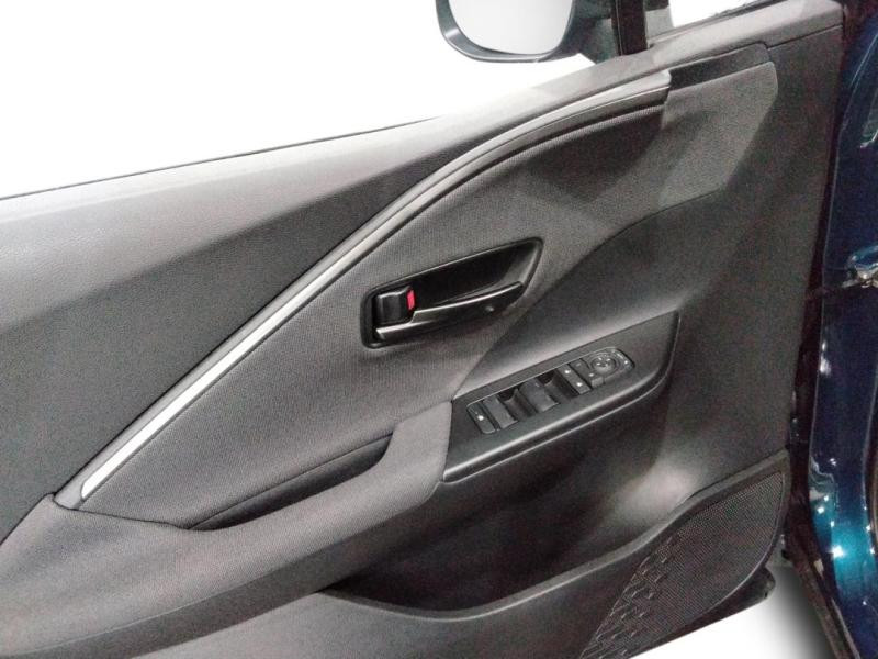 Used TOYOTA C-HR 1.8 140ch Design NG23 2024 Bleu Persan métallisé € 27470 in Lesménils