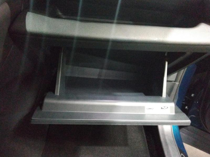 Used TOYOTA C-HR 1.8 140ch Design NG23 2024 Bleu Persan métallisé € 27470 in Lesménils