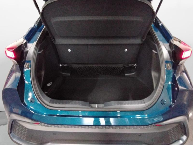 Used TOYOTA C-HR 1.8 140ch Design NG23 2024 Bleu Persan métallisé € 27470 in Lesménils