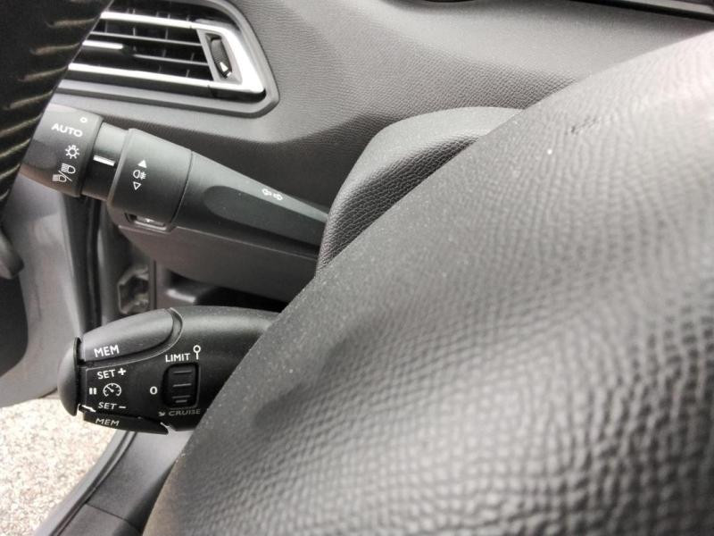 Occasion PEUGEOT 308 1.6 HDi FAP 92ch Active 5p 2014 Gris 9470 € à Lesménils
