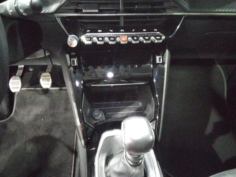 Used PEUGEOT 2008 1.2 PureTech 130ch S&S Roadtrip 2021 Blanc Nacré (N) € 15480 in Lesménils