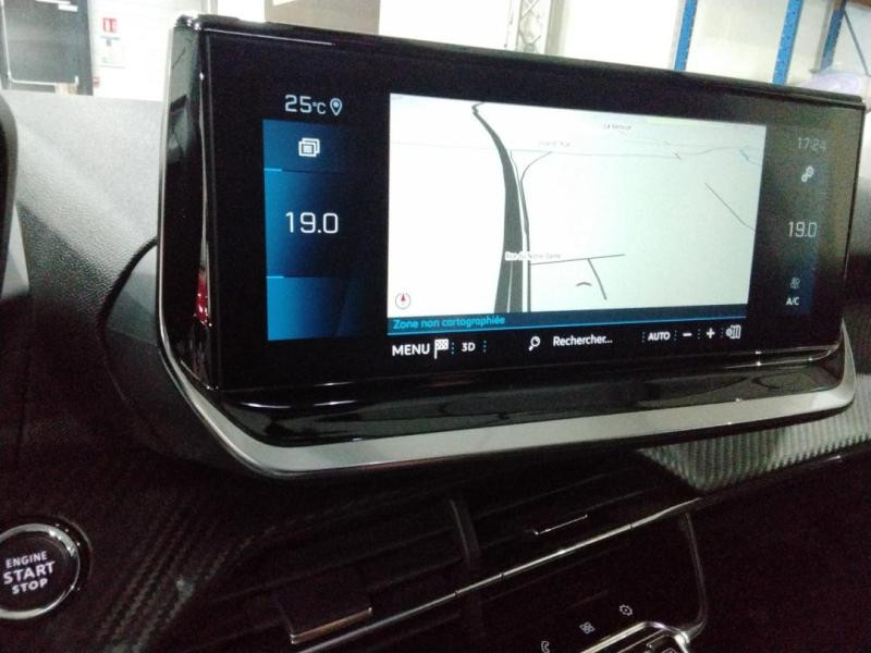 Used PEUGEOT 2008 1.2 PureTech 130ch S&S Roadtrip 2021 Blanc Nacré (N) € 15480 in Lesménils