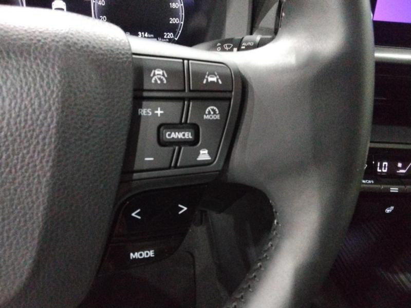 Used TOYOTA C-HR 1.8 140ch Design NG23 2024 Bleu Persan métallisé € 27470 in Lesménils